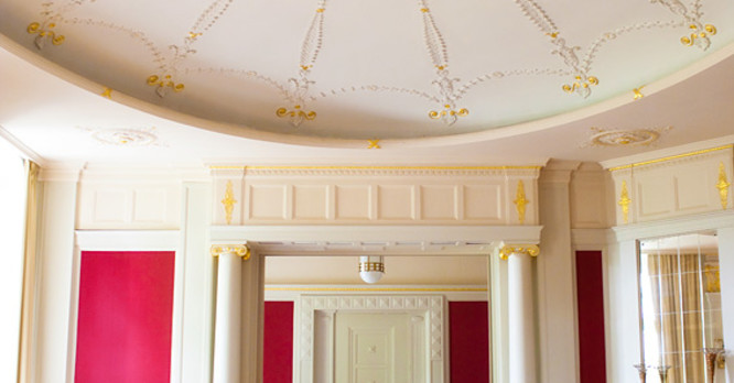 Hotel Schloss Schweinsburg Neukirchen Roter Salon