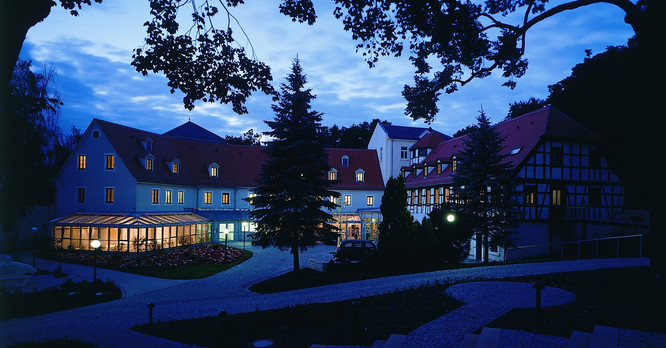 Hotel Schloss Schweinsburg Neukirchen exterior at night time