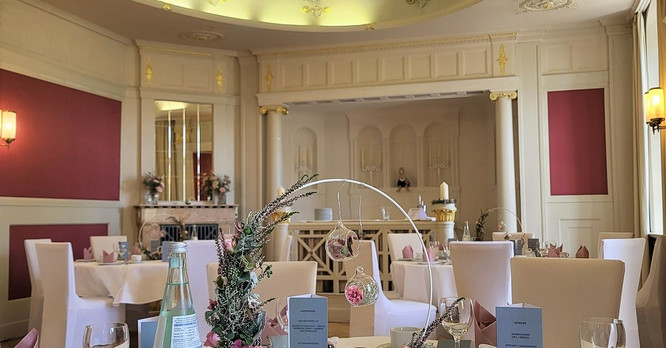 Wedding hall at Hotel Schloss Schweinsburg
