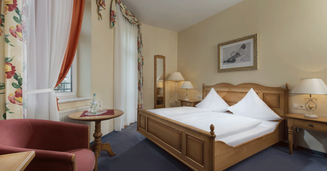 Hotel Schloss Schweinsburg Neukirchen Superior Room